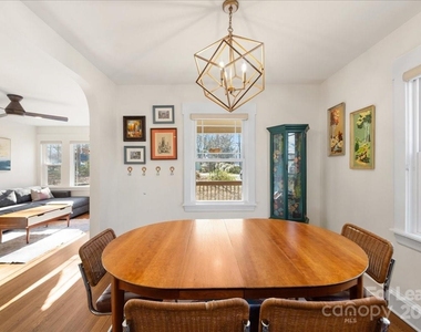 5712 Oak Drive - Photo Thumbnail 9