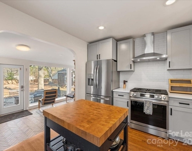 5712 Oak Drive - Photo Thumbnail 14