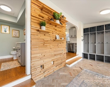 5712 Oak Drive - Photo Thumbnail 32