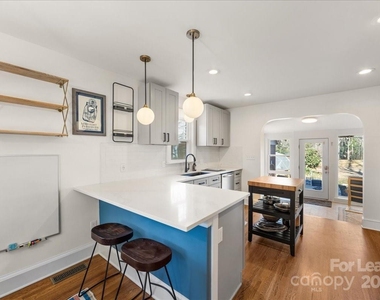 5712 Oak Drive - Photo Thumbnail 12