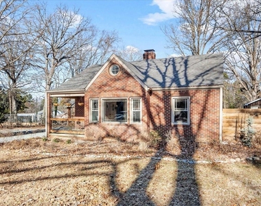 5712 Oak Drive - Photo Thumbnail 1