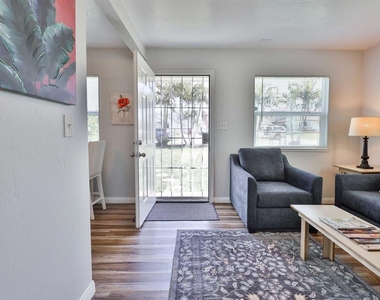 520 Delaware - Photo Thumbnail 3