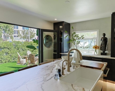 340 Glorietta Place - Photo Thumbnail 13