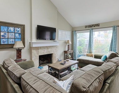 1415 1st Street - Photo Thumbnail 3