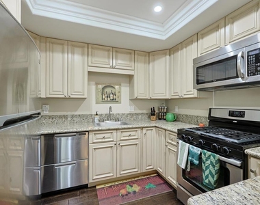 1415 1st Street - Photo Thumbnail 12