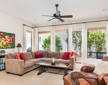 1033 Encino Row - Photo Thumbnail 3