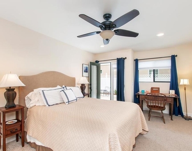 1033 Encino Row - Photo Thumbnail 6
