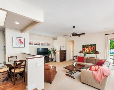 1033 Encino Row - Photo Thumbnail 4