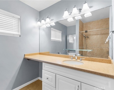 117 S Ivy Avenue - Photo Thumbnail 8