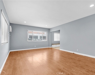 117 S Ivy Avenue - Photo Thumbnail 3