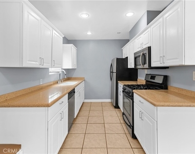 117 S Ivy Avenue - Photo Thumbnail 6