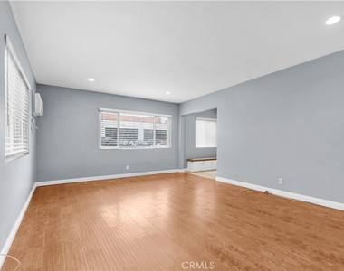 117 S Ivy Avenue - Photo Thumbnail 4