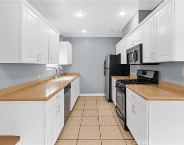 117 S Ivy Avenue - Photo Thumbnail 5
