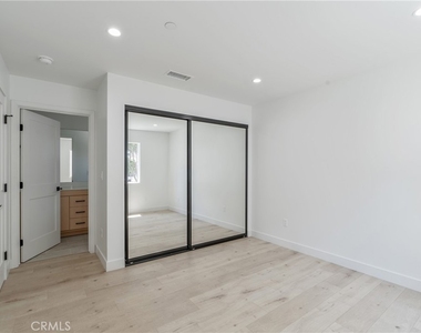 7437 Ranchito Avenue - Photo Thumbnail 4