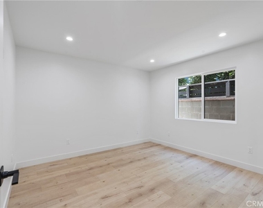 7437 Ranchito Avenue - Photo Thumbnail 7