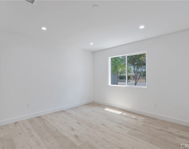 7437 Ranchito Avenue - Photo Thumbnail 2