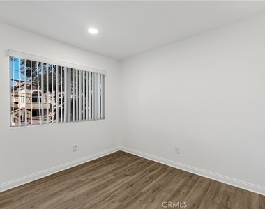 4406 Cahuenga Boulevard - Photo Thumbnail 17