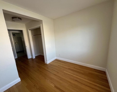 3244 Ellis St - Photo Thumbnail 4