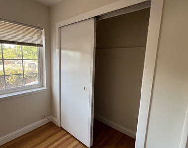3244 Ellis St - Photo Thumbnail 3