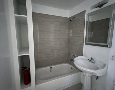 3244 Ellis St - Photo Thumbnail 6