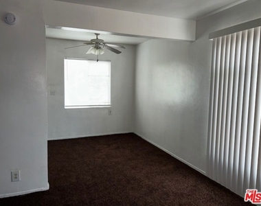 10702 Crenshaw Boulevard - Photo Thumbnail 7