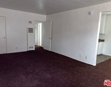 10702 Crenshaw Boulevard - Photo Thumbnail 4