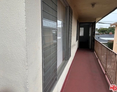 10702 Crenshaw Boulevard - Photo Thumbnail 2
