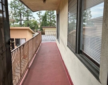 10702 Crenshaw Boulevard - Photo Thumbnail 3