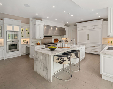 402 Doheny Road - Photo Thumbnail 5