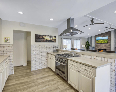 2230 Tamarisk Road - Photo Thumbnail 39