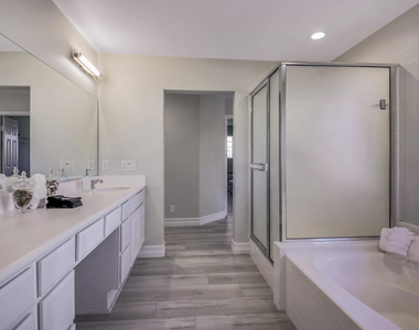 42942 Dell Lago Court - Photo Thumbnail 24