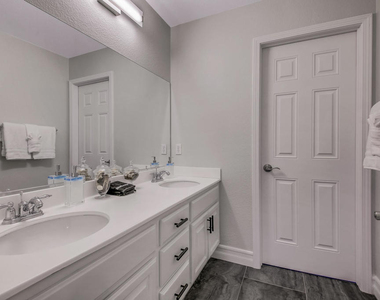 42942 Dell Lago Court - Photo Thumbnail 28