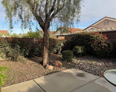 78464 Glastonbury Way - Photo Thumbnail 8