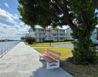 650 Horizons Avenue E - Photo Thumbnail 7
