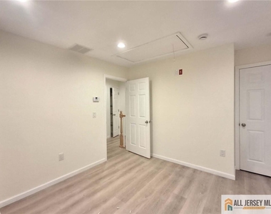 49 Hillside Avenue - Photo Thumbnail 9