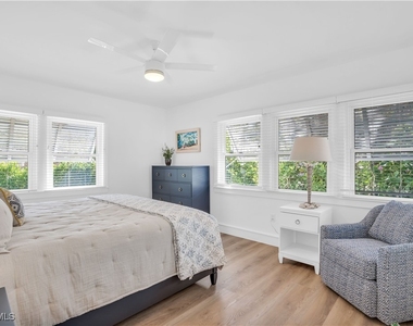 617 Gulf Shore Blvd N - Photo Thumbnail 8