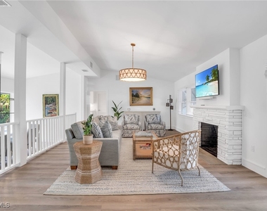 617 Gulf Shore Blvd N - Photo Thumbnail 1