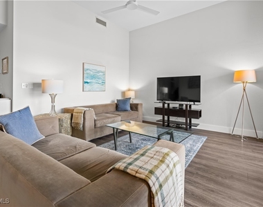 2711 Citrus Lake Drive - Photo Thumbnail 1
