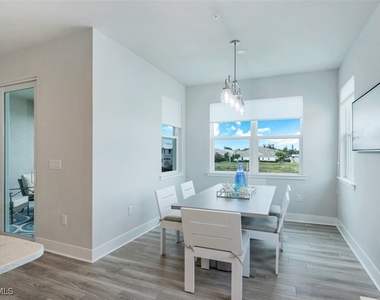 4705 Arboretum Circle - Photo Thumbnail 9