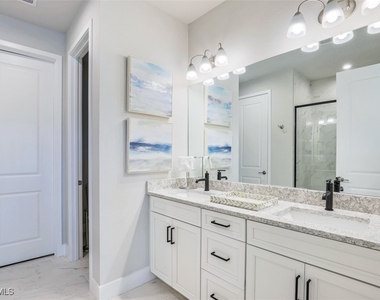 4705 Arboretum Circle - Photo Thumbnail 14