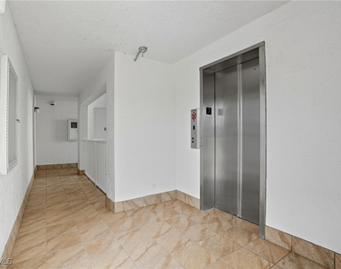 25900 Hickory Boulevard - Photo Thumbnail 17