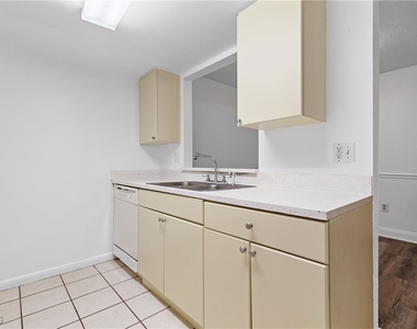 12658 Kenwood Lane - Photo Thumbnail 12
