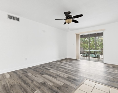 12658 Kenwood Lane - Photo Thumbnail 7