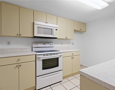 12658 Kenwood Lane - Photo Thumbnail 11