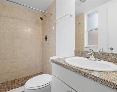 12658 Kenwood Lane - Photo Thumbnail 15