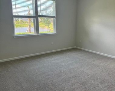 41 Spruce Hill Point - Photo Thumbnail 5