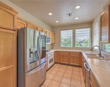 801 Dana Hills Court - Photo Thumbnail 6
