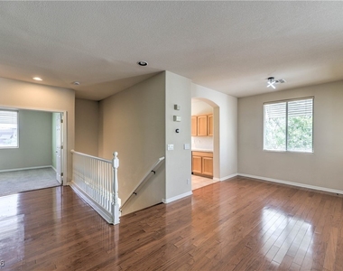 801 Dana Hills Court - Photo Thumbnail 4
