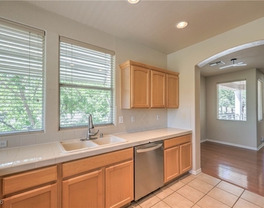 801 Dana Hills Court - Photo Thumbnail 12