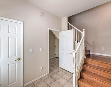 801 Dana Hills Court - Photo Thumbnail 15